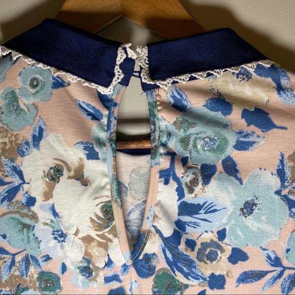 🔥SOLD🔥 Peach Floral Boutique Top Small - Picture 8 of 8